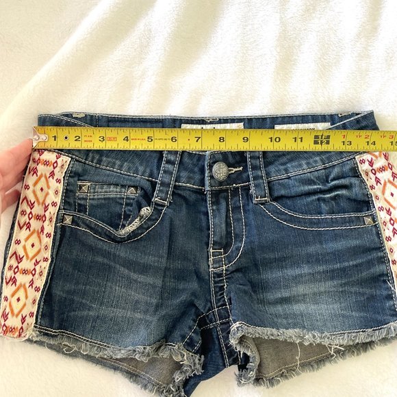 Daytrip Aztec Jean Sorts - Picture 5 of 5